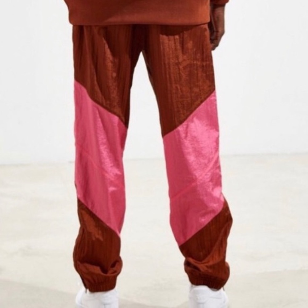 CHAMPION UO Exclusive Hoodie and Wind Pant Set - Picture 15 of 16